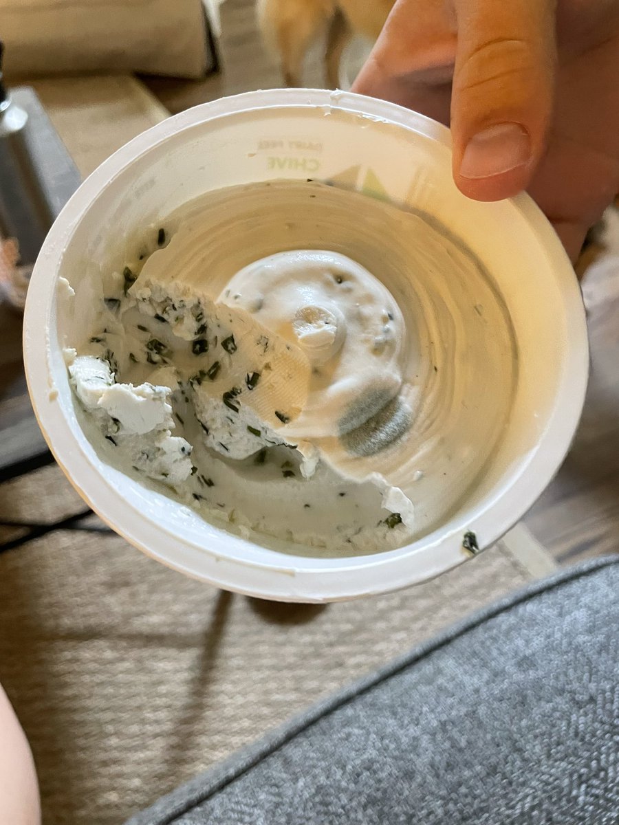 jbursch12's tweet photo. @KiteHillFoods this is the third time I’ve had this happen within a week of purchasing. What gives? https://t.co/8mq76d8MF1