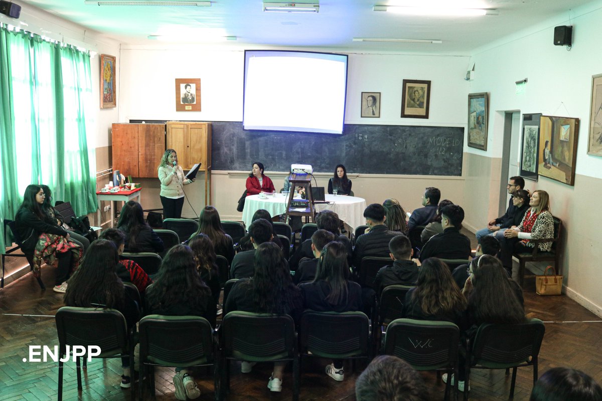 enjpp_edu's tweet image. 📽️ En el marco de la Maratón Nacional de Lectura, que se realizó el viernes en la ENJPP, se proyectó el documental "Revelaciones de una Maestra", sobre la vida de Berta Vidal de Battini.

Más información: bit.ly/3RfpmaR

#LaMixta #ENJPP #MaratóndeLectura #Documental