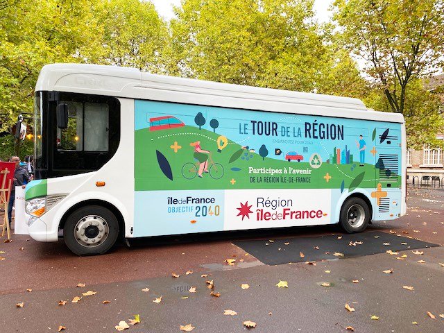 🚍 Voici le bus #Objectif2040 !

🎯 Inauguré aujourd’hui par <a href="/JPDugoinClement/">J-P Dugoin-Clément</a>, Vice-président chargé du Logement, de l'Aménagement durable du territoire et du SDRIF-E, ce bus électrique sillonnera l’#iledefrance pour recueillir vos propositions et vos idées !