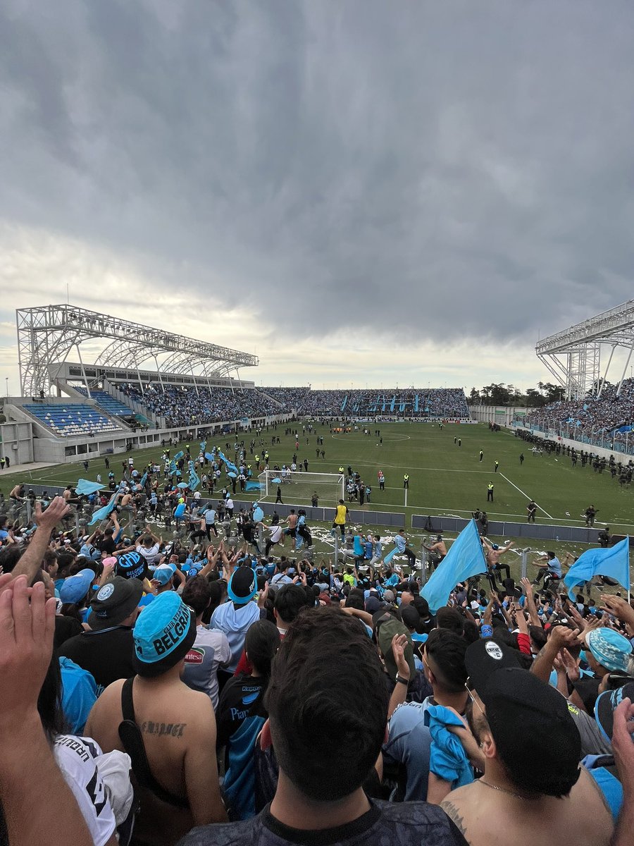 Matiuvalle's tweet photo. 💙 C A M P E O N E S   - C A B - 💙

@Belgrano 

#BelgranoCampeon https://t.co/fkHIvC1Xuj