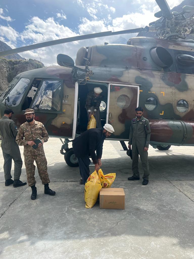 GhizerDc's tweet photo. Relief operation by Pak Army in consultation with DDMA Ghizer and @gbdma for the people of Badswat and towards Matramdan areas.
@csgbpk @HomeDeptGB @AcPunial https://t.co/55ZG0PFYaI