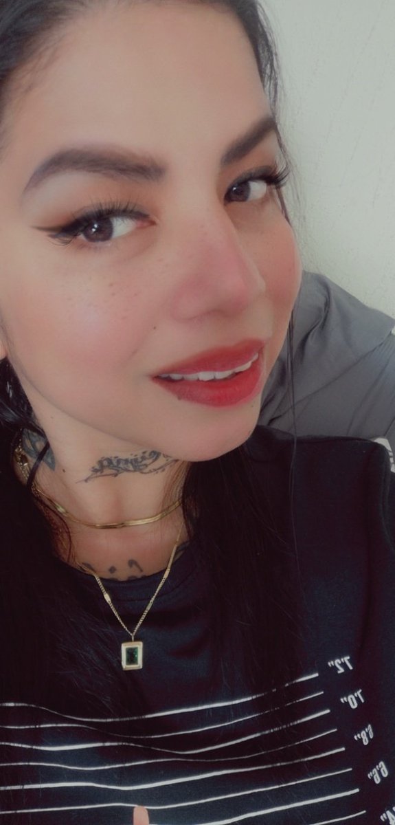 alexandra la rosa 🌹 tweet media