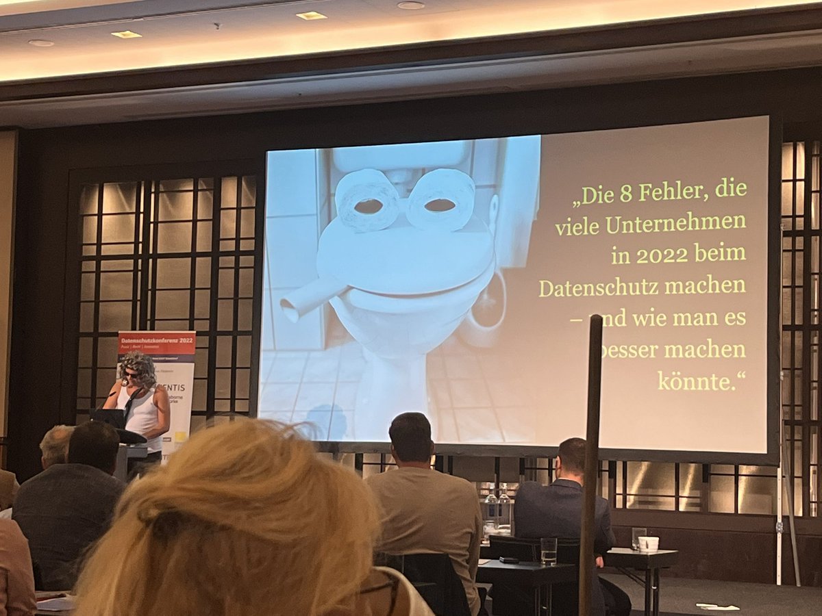 #dsk2022: Stephan Hansen-Oest in Höchstform. Da soll nochmal einer sagen, Datenschützer sind langweilig 😂.
