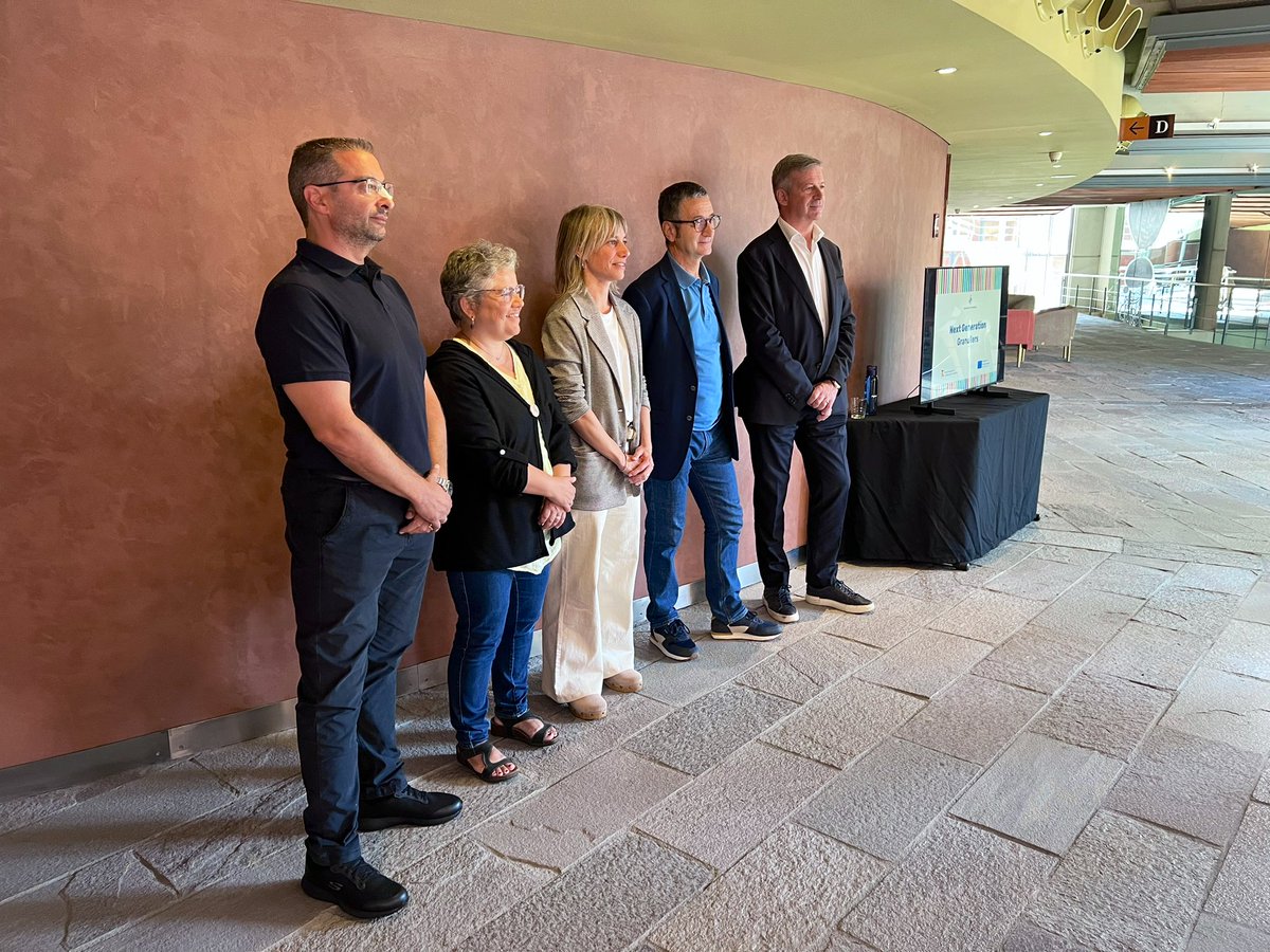 jpavona's tweet photo. Este lunes los grupos municipales de #Granollers hemos dado a conocer el estado de ejecución de los fondos Next Generation.

Se han presentado 20 proyectos, trabajados por todos los grupos municipales. Recibidos ya 8,8 millones de €.

Oposición útil y responsable. https://t.co/4ruOkndHnn