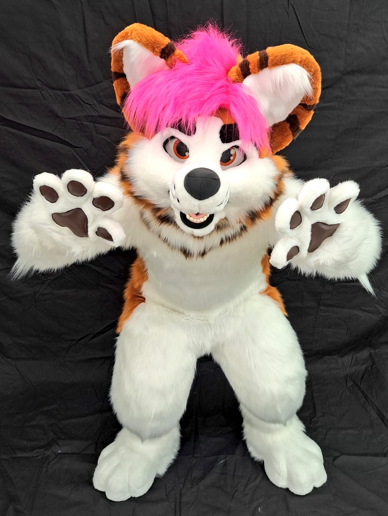 TheKareliaFursuits 🔜 Dokomi, EF29, Furnavia. (@thekarelia) on Twitter photo Here's the brand new and cute <a href="/TheAlexCrash/">Alex Crash</a>! Super fluffy and ready to travel home 💕
Modeled by @Titus_Saber.
Made by <a href="/TheKarelia/">TheKareliaFursuits 🔜 EF29, Furnavia.</a> #thekareliafursuits Here's the brand new and cute <a href="/TheAlexCrash/">Alex Crash</a>! Super fluffy and ready to travel home 💕
Modeled by @Titus_Saber.
Made by <a href="/TheKarelia/">TheKareliaFursuits 🔜 EF29, Furnavia.</a> #thekareliafursuits
