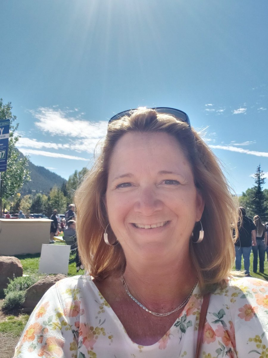 Stephanie Dill 🌻 tweet media