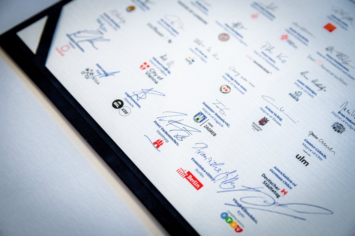 Hamburger Senat tweet media