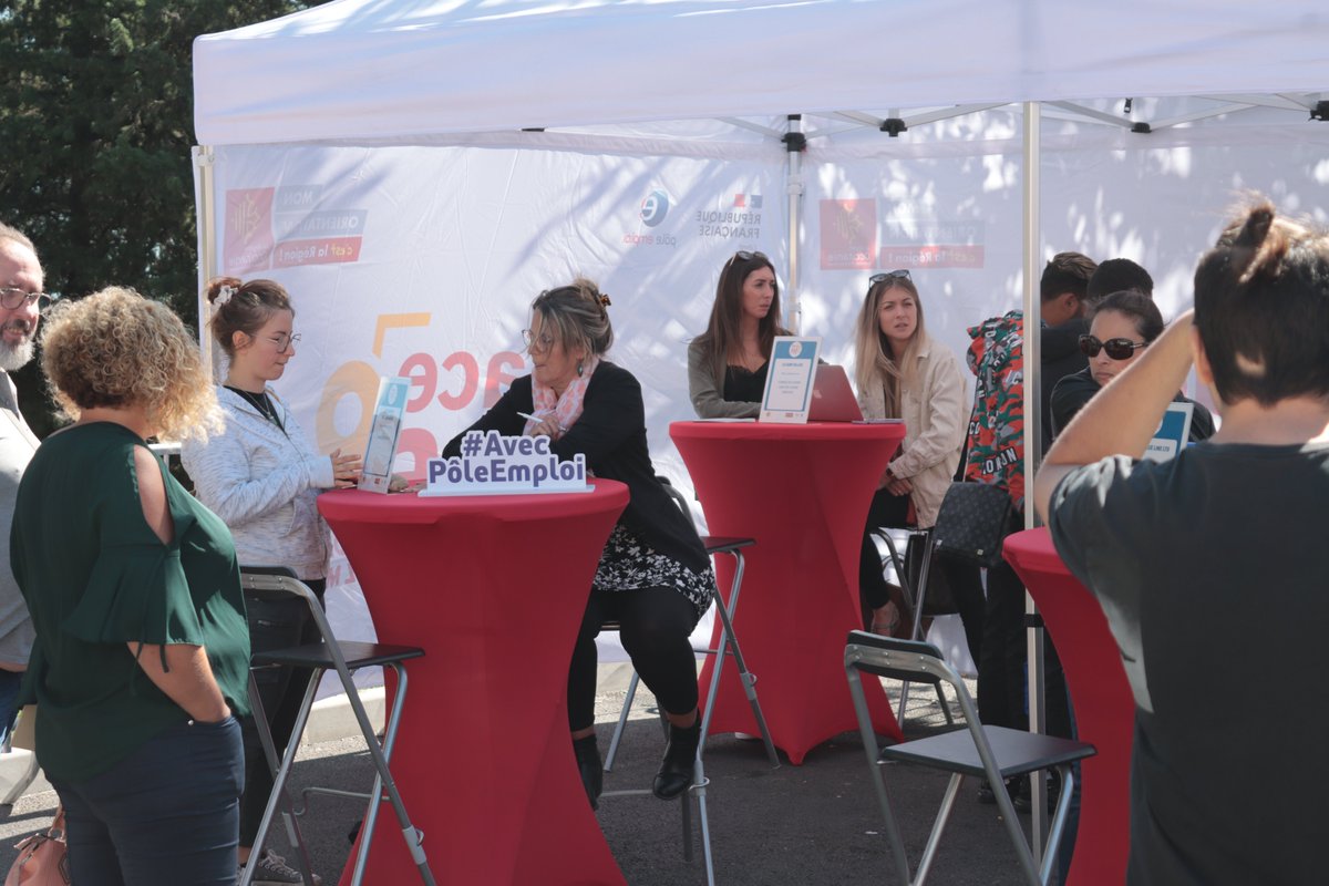 #PlaceDuTaf à St Gilles dans le #Gard : les visiteurs sont venus nombreux dès l'ouverture !  Du 26 septembre au 11 octobre 2022, les événements "Place du taf - Près de chez moi" auront lieu dans plusieurs villes de la région Occitanie👉 plmpl.fr/c/awvan <a href="/Philblachere/">Philippe Blachere</a>