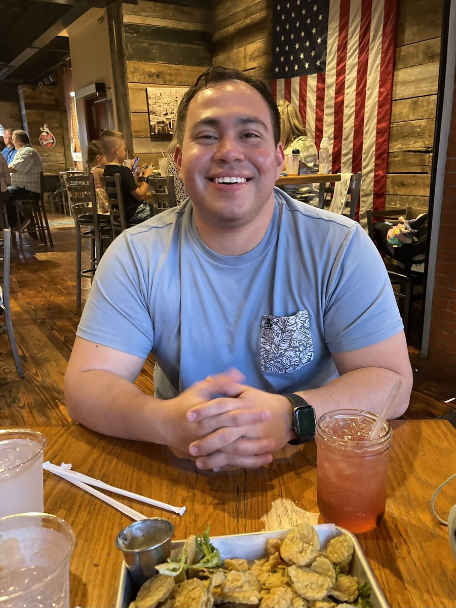 tmguillory's tweet photo. The pictures I take of Robo vs the pictures he takes of me https://t.co/rGi7Y9vot9
