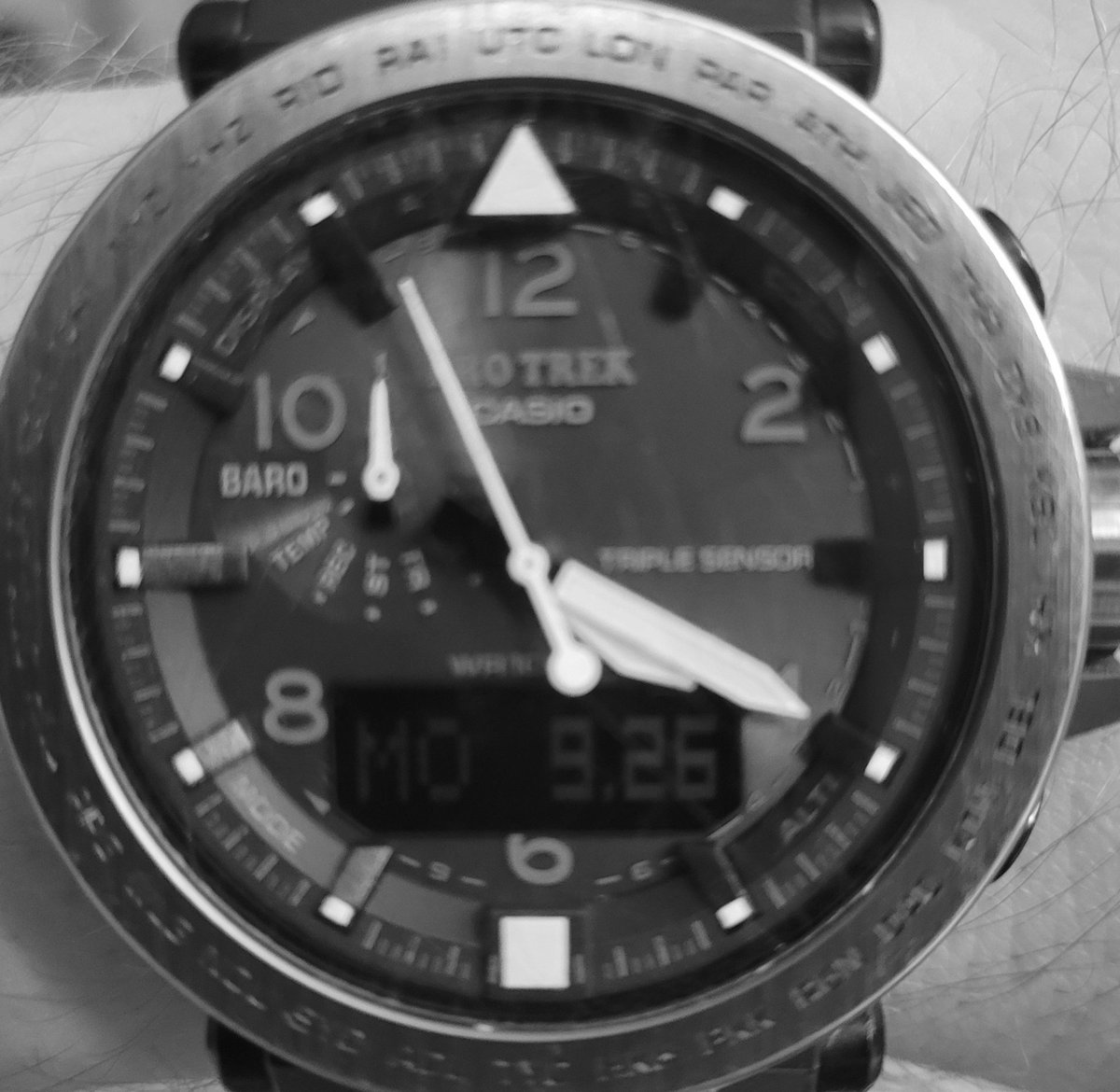 HokusGrey's tweet photo. @jockowillink #BustEm
Up.
No thought,
just action.
Training,
rewiring the circuitry.
Cascade grip,
smooth efficiency,
clear vision.
None of this
is worth shit
if you can't move.
Shatter the static shell
that freezes you
in your mind,
in your life.
Be kinetic.
A habit of motion.
#JockoPrompts https://t.co/VA90NEimoG