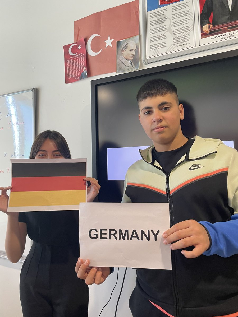 dilakanberoglu's tweet photo. Happy European Day of Languages! 🤩🥳 @BkOmerli @mduranoznacar @dincercitak @kader_ulass @neriman_derya @KurumGozde @EdaYagmurAydin1 @dilekertemel https://t.co/wFD1nbchFP