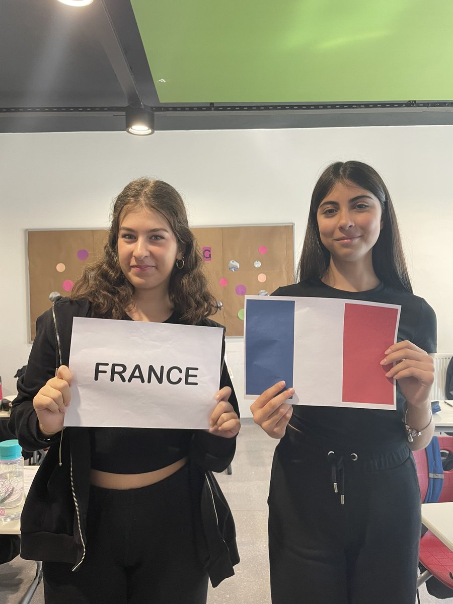 dilakanberoglu's tweet photo. Happy European Day of Languages! 🤩🥳 @BkOmerli @mduranoznacar @dincercitak @kader_ulass @neriman_derya @KurumGozde @EdaYagmurAydin1 @dilekertemel https://t.co/wFD1nbchFP