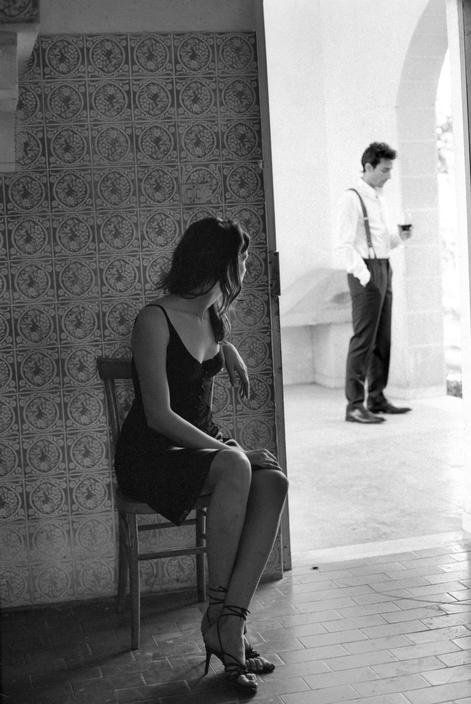 ReplicanteBueno's tweet photo. Recuerda que de esta vida sólo te llevarás lo amado y la ropa que lleves puesta. 
Sólo lo primero lo escogerás tú.
📷 Ferdinando Scianna https://t.co/6RVMYBB0IT