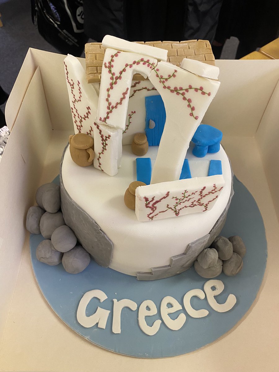 MflStewards's tweet photo. So overwhelmed by the turnout for our bake off to celebrate #EuropeanDayofLanguages2022 - so lucky to have such engaged and talented students! https://t.co/CMOGSodFi5