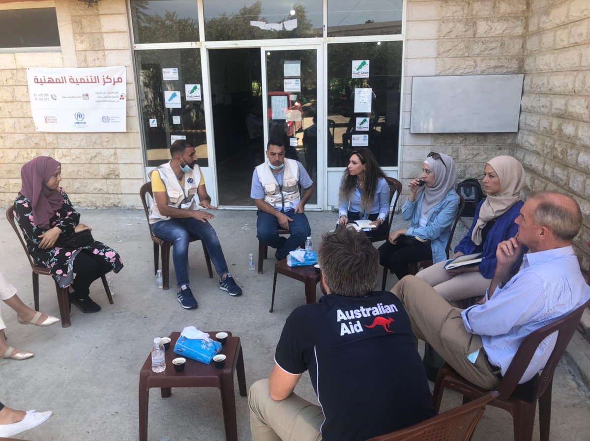 I recently visited a community development centre in Minieh where @UNHCRLebanon provides support to Syrian refugees and vulnerable Lebanese. I met an impressive team of volunteers, who gave voice to the concerns of their communities amid Lebanon’s deepening economic crisis. 🇦🇺 🇱🇧