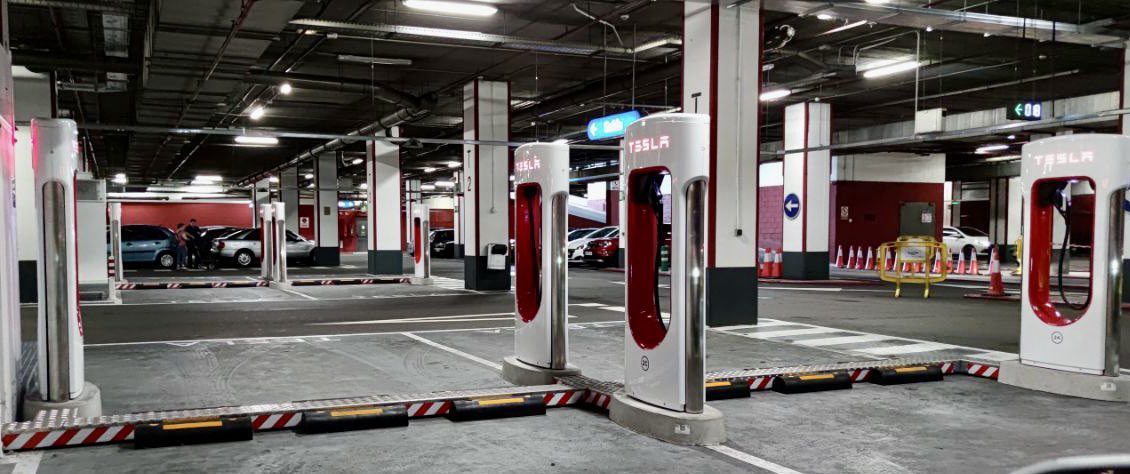 ClubTeslaES's tweet photo. News 🗞️‼️

@TeslaCharging en Vigo operativo 

12 puestos V3 ⚡️⚡️⚡️⚡️⚡️⚡️

Centro Comercial Gran Vía Vigo.

Abierto a otras marcas.

@granviadevigo https://t.co/zm3Je2D2WZ