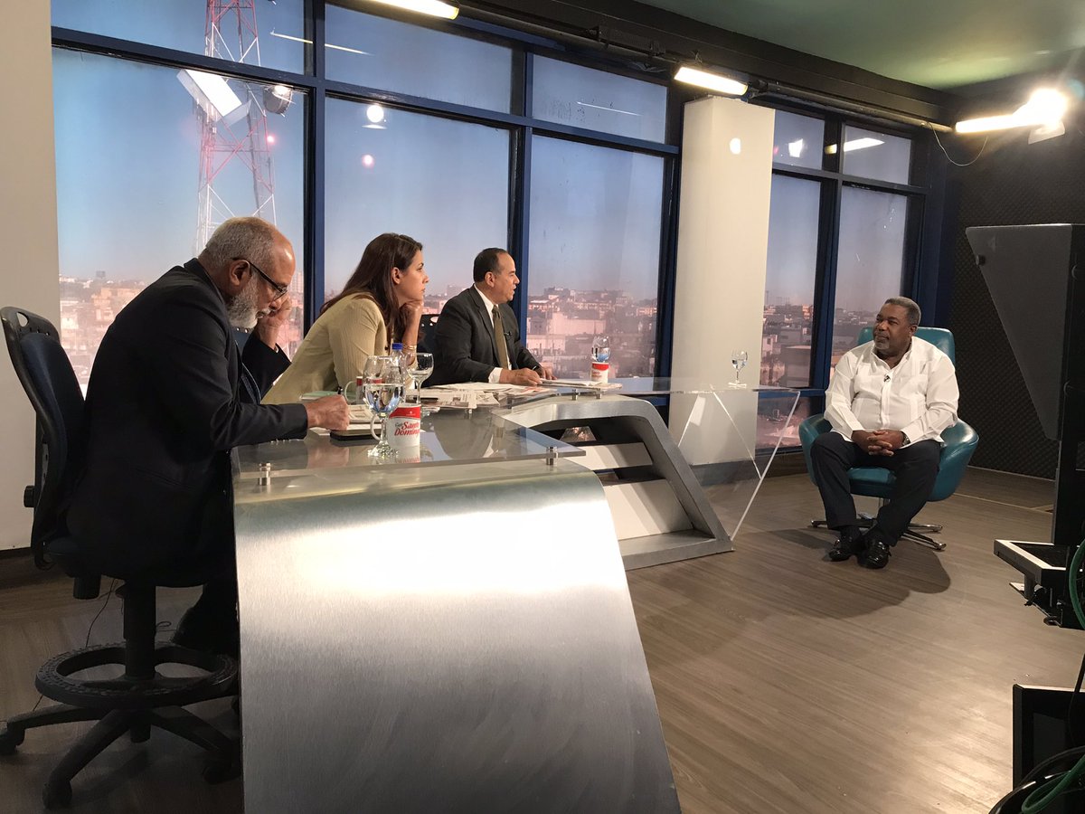 Matinal5's tweet image. Ahora en el aire entrevista con @tonypena__ coordinador Gabinete de Políticas Sociales @gabsocialRD  sintonízanos por @TelemicroHD