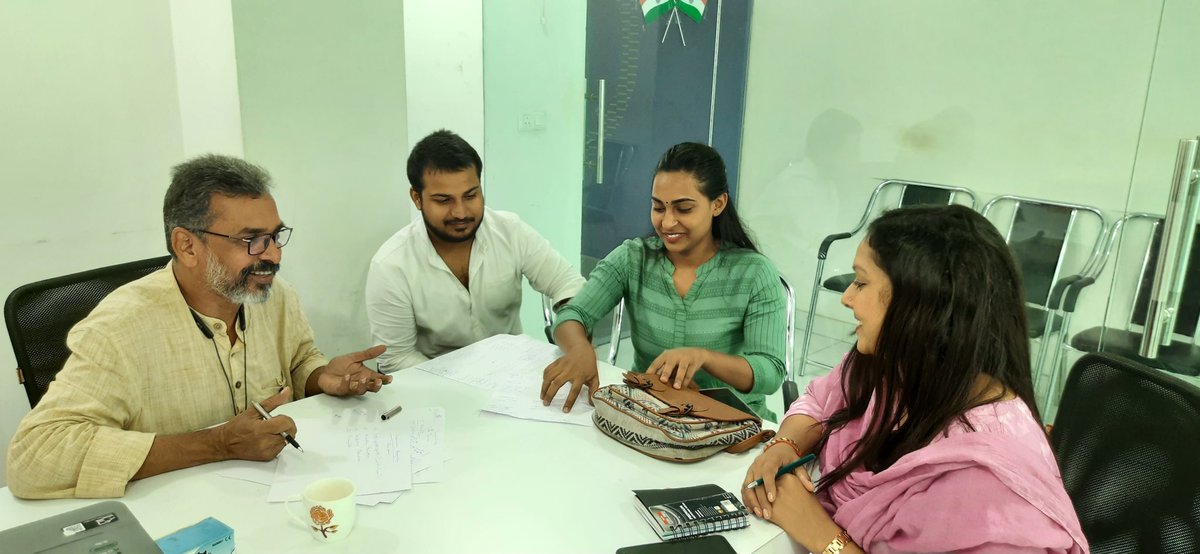 employonomics's tweet photo. Today, on the 1st day of #Navratri, I started working at #LuckKnow #startup School. Formalised roadmap for 3 women-centric startups: 2 led by #women founders &amp; 1 dealing with women's product. 
No, I don't dare to Empower Women, but to harness their Power to empower the society.🙏 https://t.co/JJWXdlzh3Q