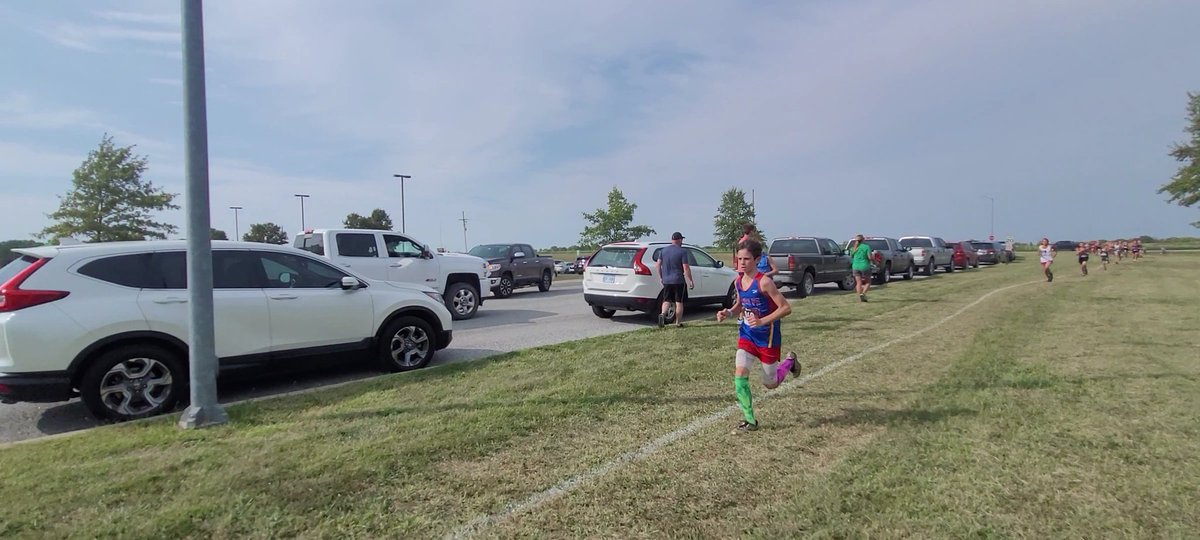Eroberts24's tweet photo. This week rim rock in Lawrence. Bryce finished 18th 17:43. Rylan 188 20:38 with a bad knee. 
Kj broke school record 7th grade 2mile 12:07. Bryces old record
Lea broke 7th grade 14:03. Her cousins old record
Parker has been running college and doing great. https://t.co/pxu6R7D4aK