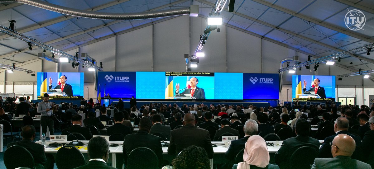 ITUSecGen's tweet photo. 2.7 billion people are still offline! There are still digital divides between countries, cities + villages, men + women and other vulnerable groups.
We need to work hard to bring them online as fast as we can, with the firm belief that ICTs can help everyone, everywhere
#Plenipot https://t.co/E9ZtmqMfky