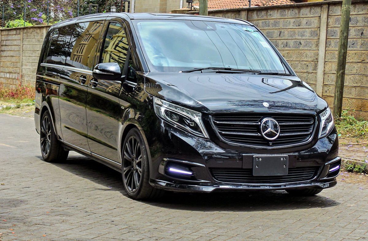 MercedesCentre's tweet photo. 2016 Mercedes Benz VIANO 
In excellent condition

Powered by 2200CC DIESEL ENGINE
7 Speed Automatic transmission
Comes with full leather upholstery black in colour 
Electrically adjustable front seats with memory
Remote trunk locking
Ambience illumination
360 degree camera https://t.co/5N0POdkc3O
