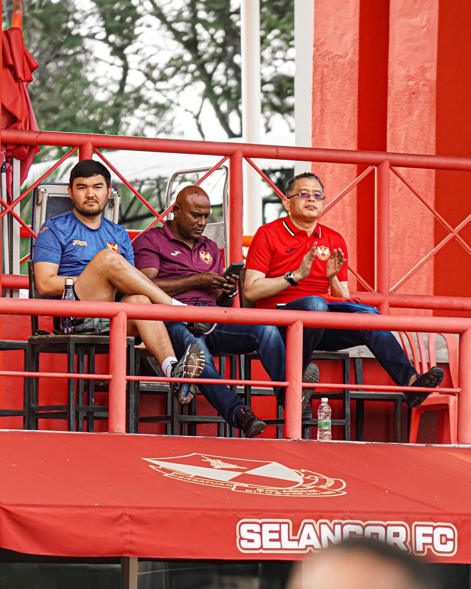 PcntaBolaSpakMy's tweet photo. Sesi latihan pertama pasukan Selangor di bawah bimbingan coach Tan Cheng Hoeπ
-
-
-
Follow kami π½
@PcntaBolaSpakMy
#pecintabolasepakmalaysia #selangorfc #malaysia #bolasepakmalaysia #explore #theredgiants https://t.co/vE4c5McwiD