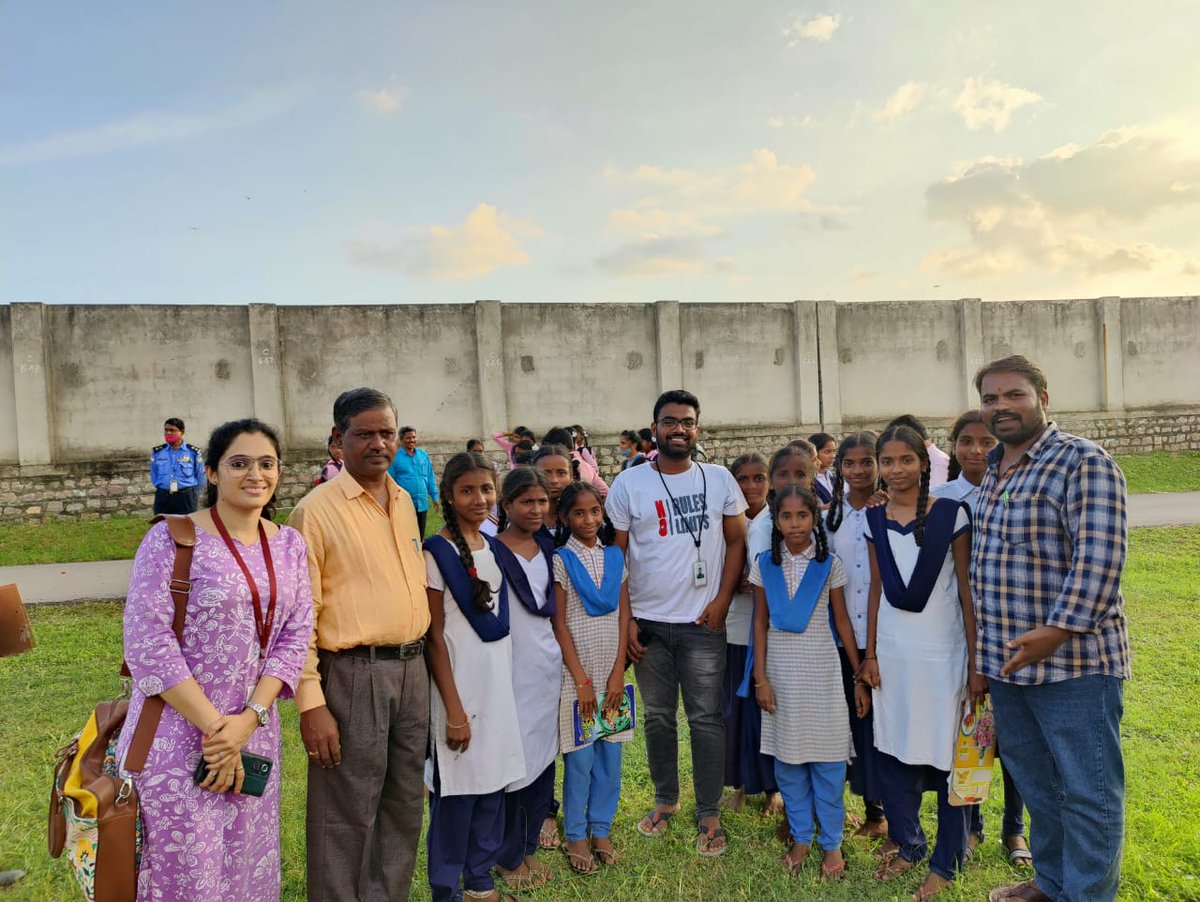 teamTGIC's tweet photo. TSIC organized 3rd Innovation Immersion program, where 200 govt. high schools students from Narayanpet visited the @Infosys Pocharam campus. 
The students witnessed various Sustainable &amp; Innovative practices being followed in the campus.

@KTRTRS @harichandanaias @DrShantaThoutam https://t.co/kKGhKQYMe1