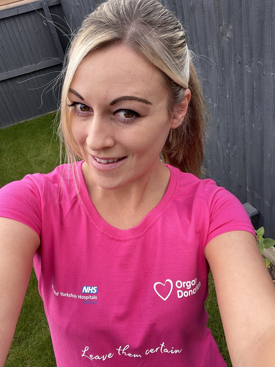 Ready for the walk for the day raising awareness for organ donation. Let’s get them steps in. #organdonationweek. @MidOrgan @Race4Recipients @MidYorkshireNHS