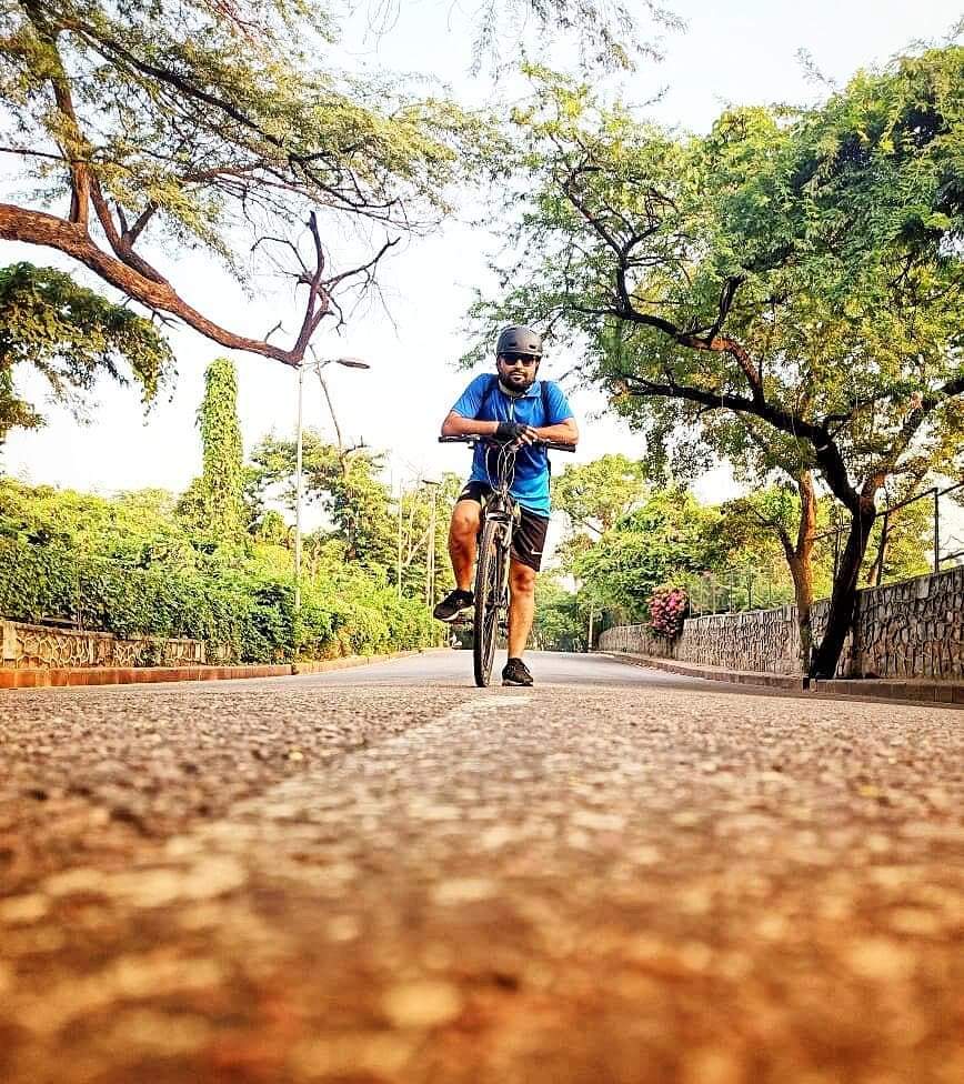 deepak_tyagi22's tweet photo. *Memories 2020*
Meet our rider..
Being an avid motorbiker for many years he was too hesistant to ride a bicycle
But since last 2 months he is as consistent as morning breeze. Daily travelling more than 50K with his Hybrid bike.
#cyclistsofdelhi #cyclopaths #instagood #delhincr https://t.co/9cj95R74qZ