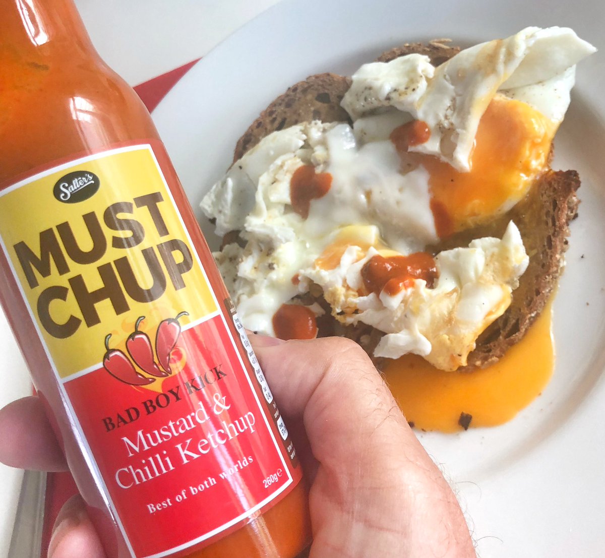 thecooktwit's tweet image. Smashed eggs on sourdough with a smidge of @MustChup Bad Boy Kick for lunch 👍
@At40a and @KenyonHallFarm have got this covered!