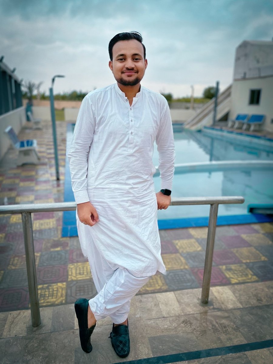 SyedShahabSha10's tweet photo. خلوصِ دل میں لبوں پہ مسکراہٹ رہنے دو۔
نہ خود اُداس  رہو نا کسی کو اُداس رہنے دو.
#picnic 
#Farmhouse https://t.co/za6T4zwLUz