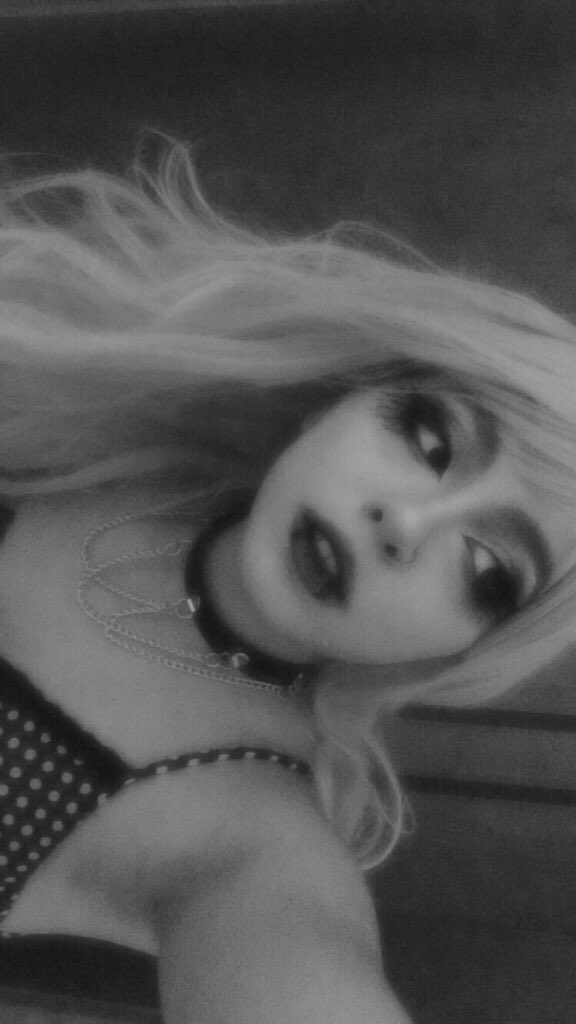 punknightcore's tweet photo. I can hear you
through the tension

#ptv #mexicore #emo https://t.co/ucTamOeHrT