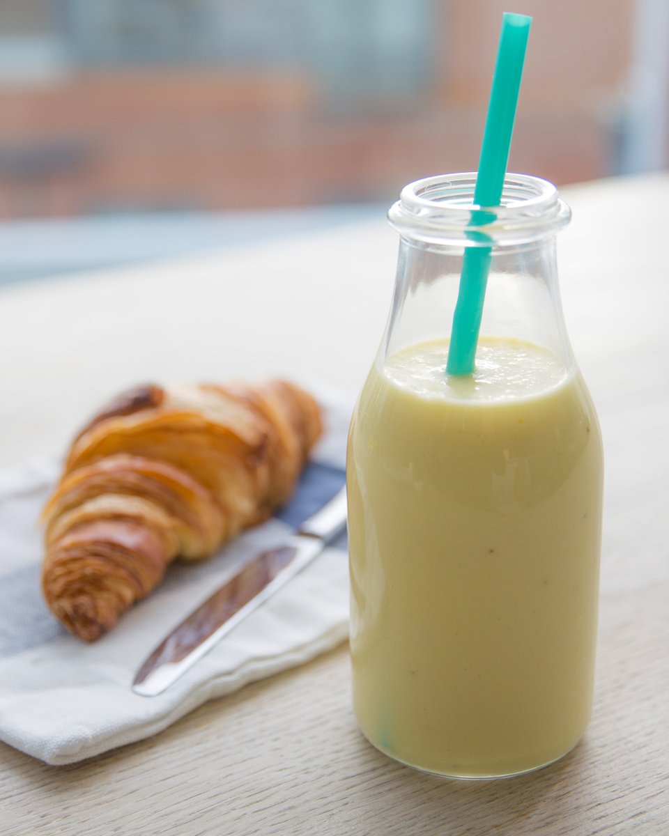 Starting the week the only way we know how, with a a smoothie and looking through cow photos. We won't share the cow photos (for once) but you can have the recipe for our Banana, Mango and Pineapple smoothie 👇

lancashirefarm.com/recipes/banana…