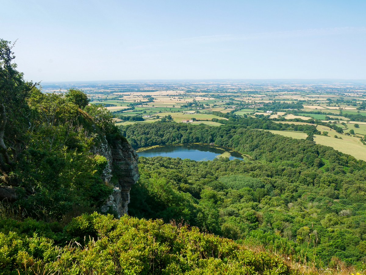 AbsoluteEscapes's tweet photo. On day 2 of Sine's research trip she walked from #SuttonBankNationalPark to Osmotherley.  🥾

After visiting the #FinestViewinEngland (loved by author, @jamesherriot), she walked through the stunning @northyorkmoors before settling down at the Golden Lion Inn. 🌳 @NYMoorspubs https://t.co/4ZNoJPOtHM