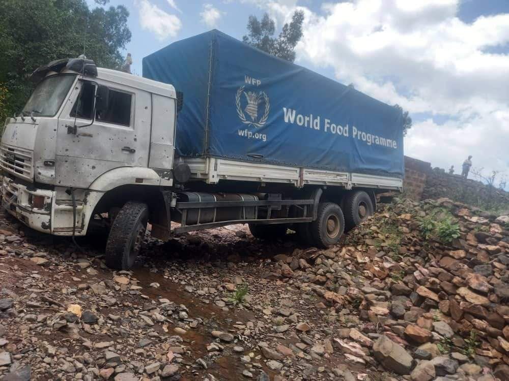 ProfKindeya's tweet photo. The drones of @AbiyAhmedAli target anything in Tigray including UN humanitarian trucks. Here are the footages of Yesterday's attack of a WFP truck at #Bahra #Zana in NW Tigray  @WFPChief #TigrayUnderAttack https://t.co/WWfNQqbXPA