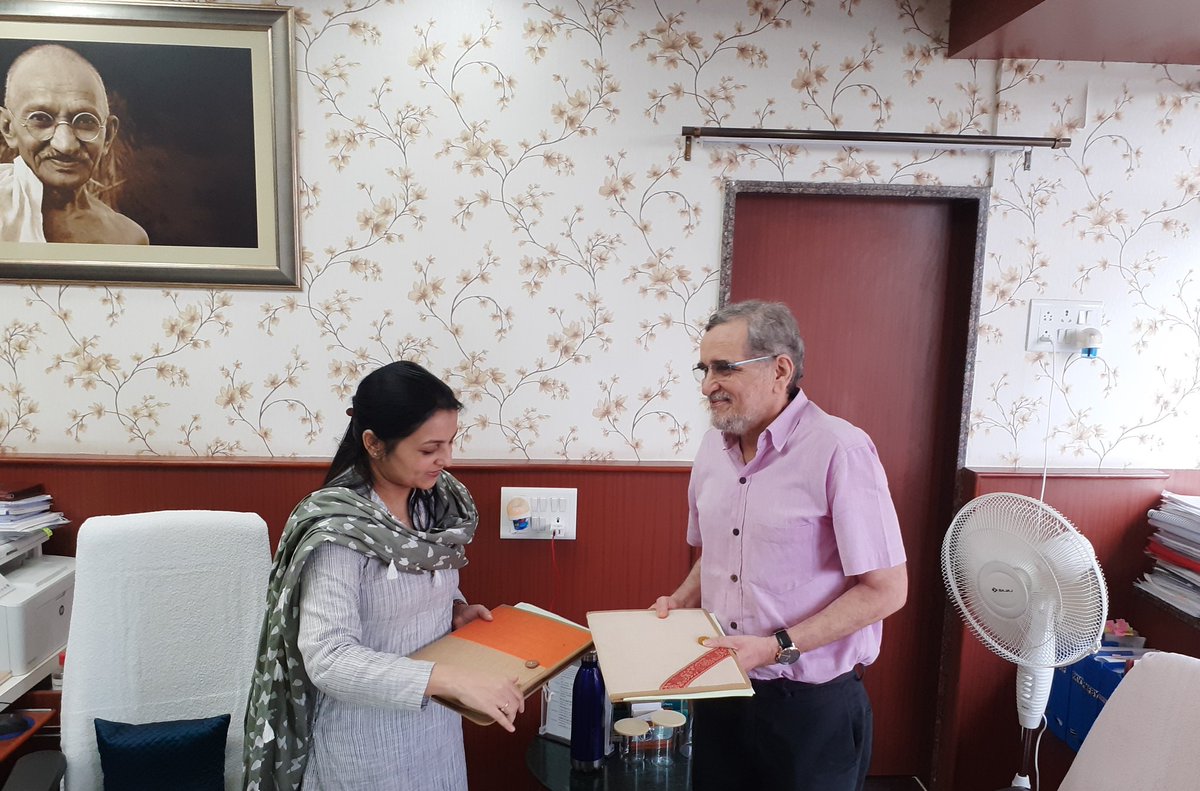 Pramel73's tweet photo. It was honour to attend today during MoU signing between Farmers welfare and agriculture development department #GMP  @minmpkrishi and @NFCoalition  MP-Chpater to pramote  #naturalfarming
in state. @preetimaithil #mihirshah  @OfficeofSSC https://t.co/McI3fYpwzU