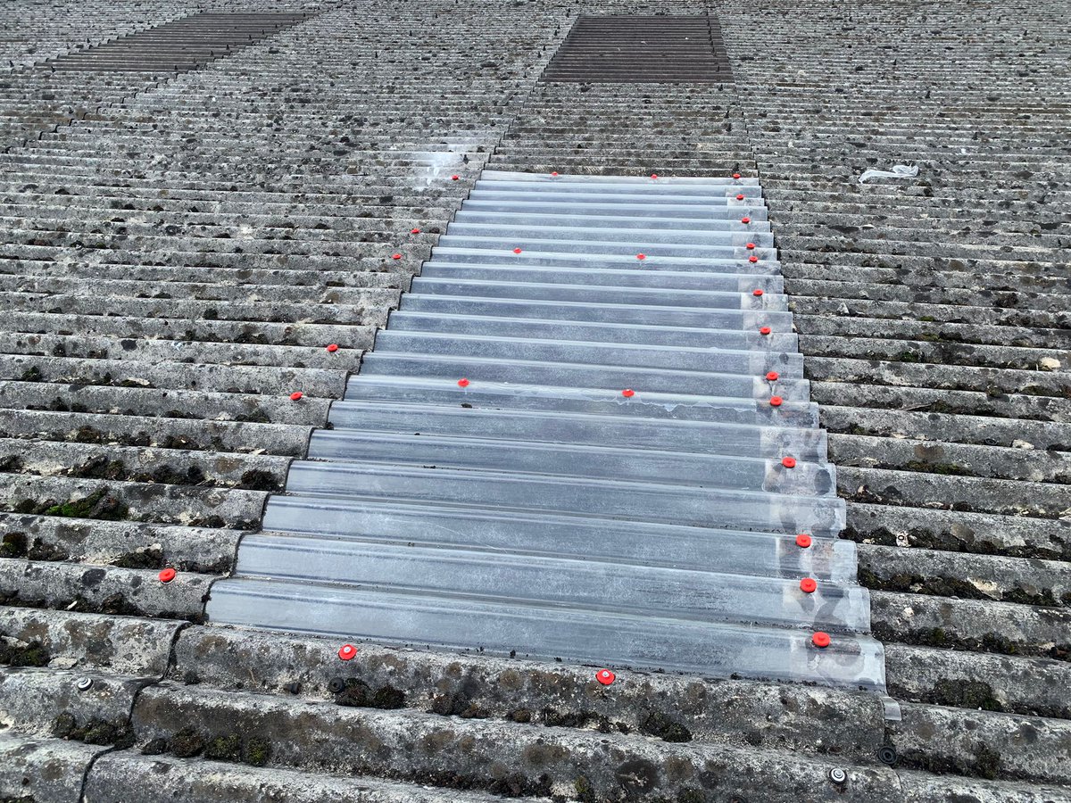 PracticalRoofCo's tweet image. Works on a fragile roof carrying out damaged skylight replacement using staging boards w/ rails access. Short duration works.  #roofing #construction #healthandsafety