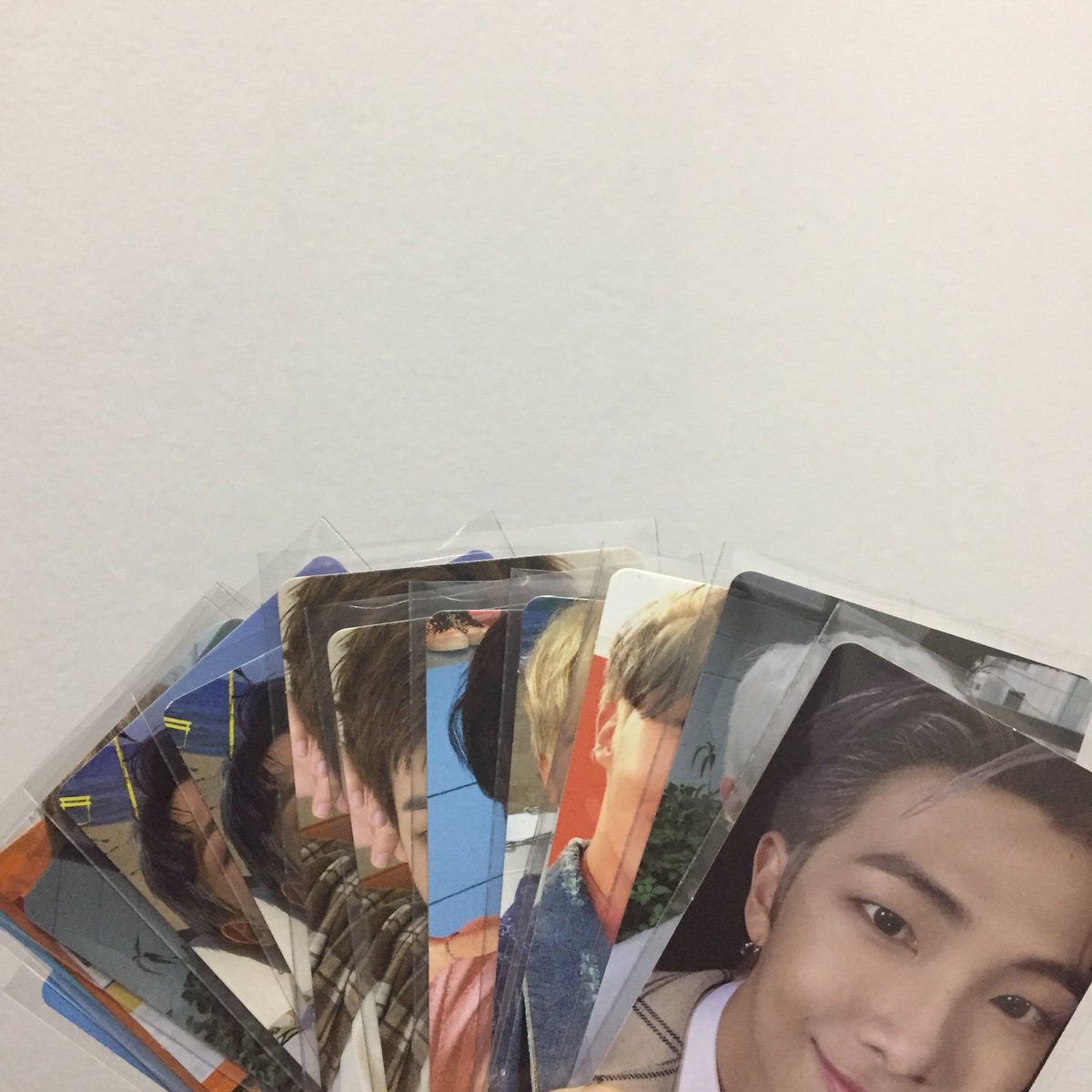 saswanzz's tweet photo. มาจ่ะ ฉันจะเลิกเอ้บการ์ดแล้วววววว
เกือบสองร้อยกว่าใบที่ฉันสะสมมา
ทำใจยากมากกว่าจะตัดสินใจขาย
14ใบสุดท้าย 2,000รวมส่ง 

แง~~~~ 
หาบ้านให้พี่เค้าโหน่ย
#ตลาดนัดบังทัน #ปล่อยของสะสมบังทัน https://t.co/wHbgozJPS3