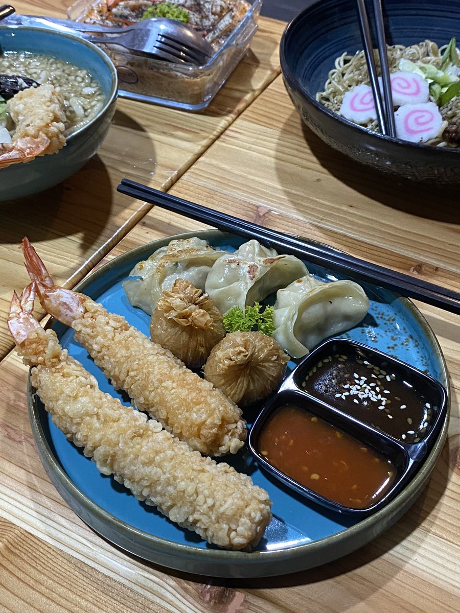 Warga sekitaran Timoho dan Balaikota, ini bisa jadi spot buat ngeramen nih 👍
Nggak cm ramen, ada udon, gyoza, mentai rice dan banyak lagi!
Menu rekomendasi: Shiffudo &amp; Tori Paitan Ramen , Ebi Furay, Gyoza sm Mentai Rice!
.
.
Lokasi:
Jl Kerto, Muja Muju belakang SGM