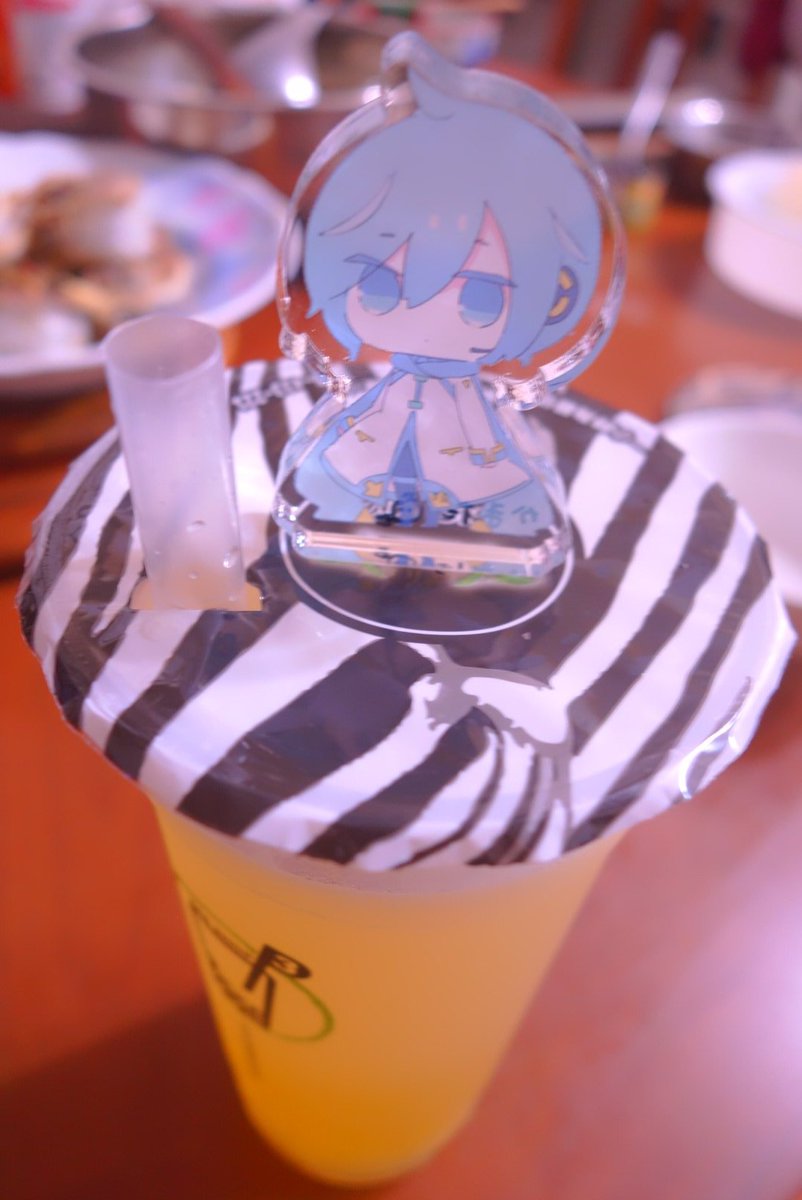 「くるくる魚料理とどでかドリンクとかまだ()さんちのKAITOくんかまださんちのK」|にゃん🍨のイラスト