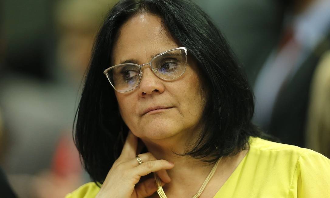 Candidata ao Senado pelo DF, Damares diz que se identifica com integralismo