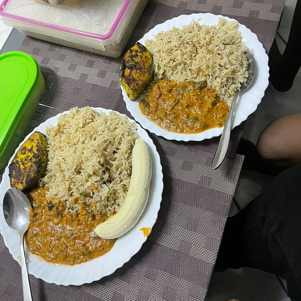 FishTamtam's tweet photo. Always a joyous moment when a client asks for a recipe and is satisfied with the results ๐ค๐ค
#happyclient #friedkingfish #coconutsauce #nguru #friedfish #friedfishisbae #fishsteaks #homecooking #familydinner https://t.co/4n8TchdW1A
