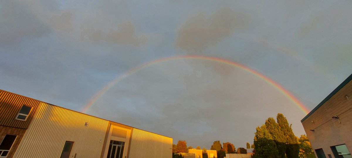 NopakCanadaInc's tweet photo. A double colourfull start to a Monday morning.  Nopak Canada building on the left #rainbowsky #calmbeforethestorm https://t.co/jQt1OBJbZM