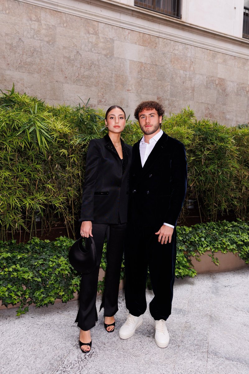 Roberta and special guests at the Giorgio Armani Spring Summer 2023 Womenswear Fashion show. @davidecalabria2 @m_hunziker @IsabellaPoti @Kristina_Lunz