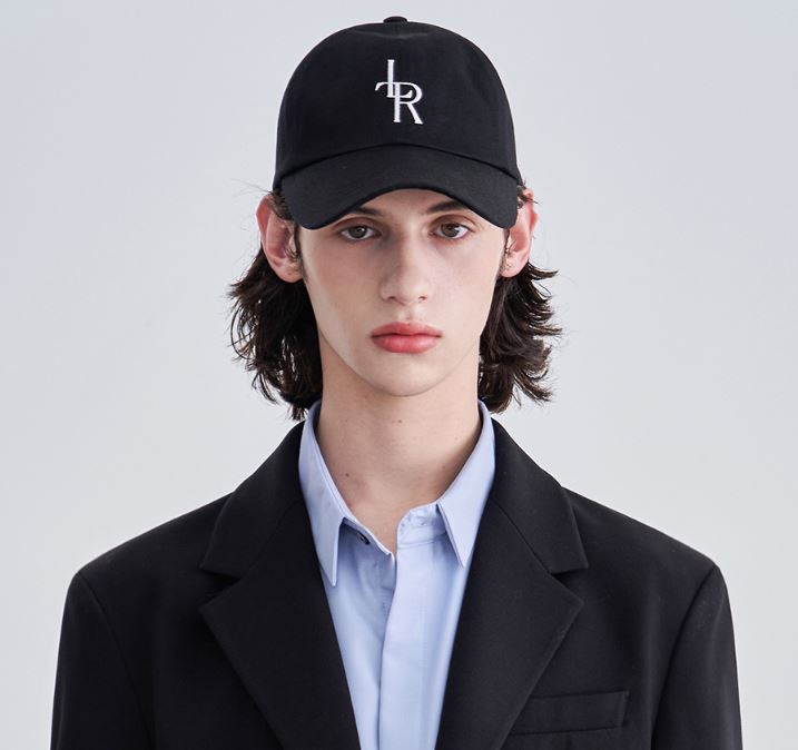 kotatsu0531's tweet photo. 【Seventeen ドギョム】着用LEATHERYのSIGNATURE SYMBOL BALL-CAP＾＾

https://t.co/M204ILDlfH
https://t.co/5hSE0AJqYM

カラーはBlack 
サイズはM、L 

SEVENTEEN着用商品一覧↓
https://t.co/Pj8DmTPBhx

#seventeen #ドギョム #DK https://t.co/qDYxNz8PTM