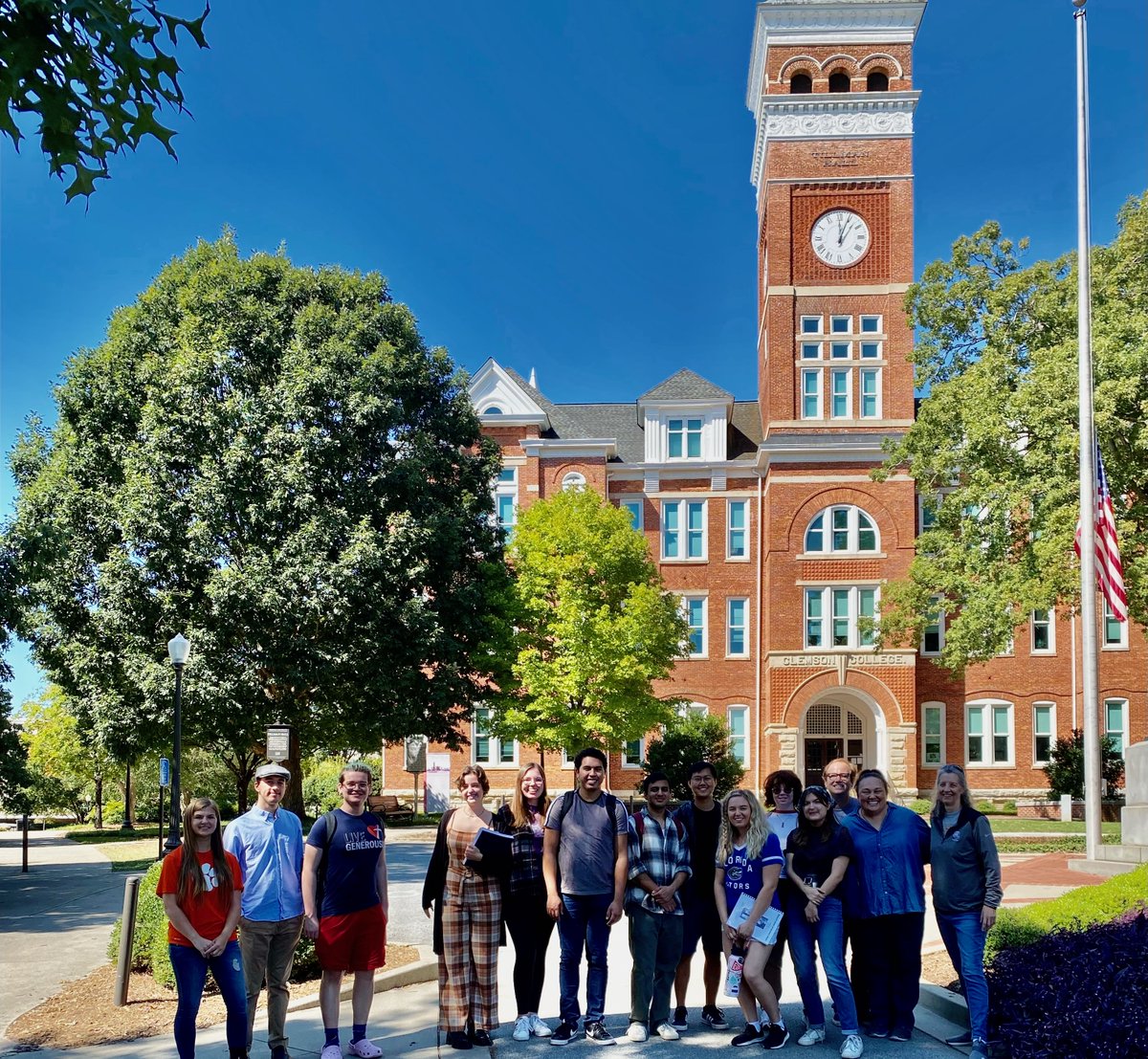 This past Saturday, Clemson Carillonneurs hosted Dr. Laura Ellis and ten carillon students from the University of Florida for an afternoon of performance and pizza.