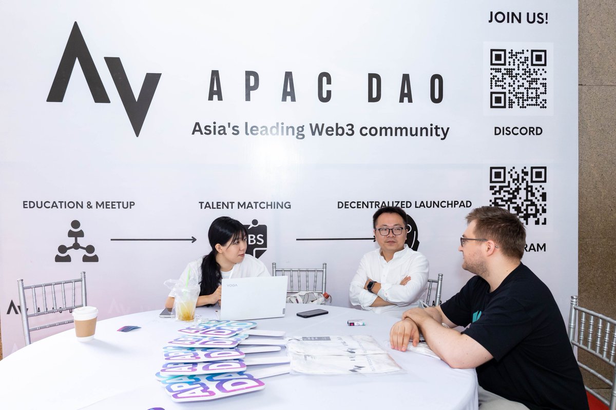 APAC DAO is thrilled to attend and become a community partner of @buidl_asia Vietnam 2022! Such an amazing event with insightful discussions and memorable experience at event venue 🔥 Thanks for attending our booth and catch up with APAC DAO team ✨ #trending #event #BUIDL