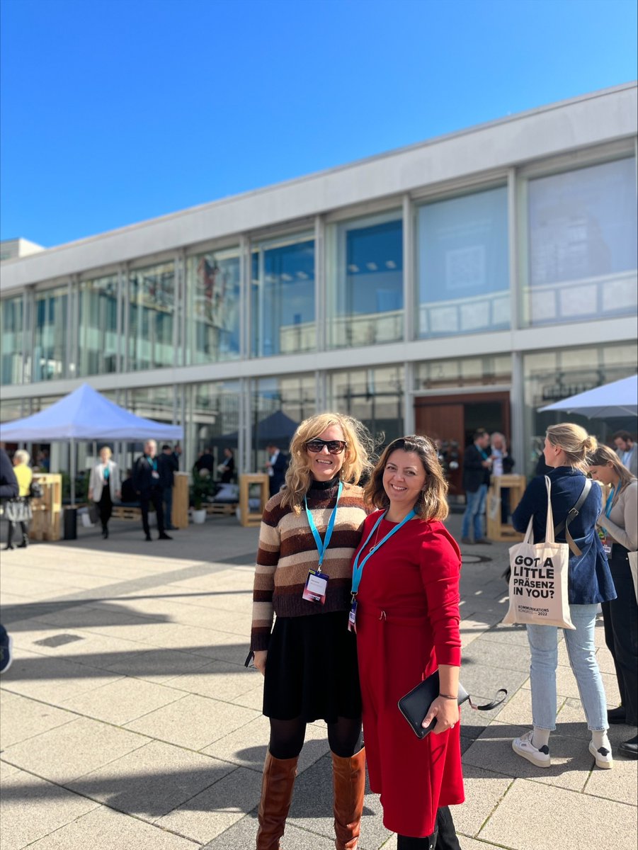 OpenCommsGlobal's tweet image. Last week Kristina spoke about creating a diverse &amp;amp; inclusive team at the #KKongress22 with @ana_adi. 

The importance and positive impact of Diversity and inclusion are enormous. 

Diversity is easy when you lower your barriers and allow yourself to be Open.
#opencommunication