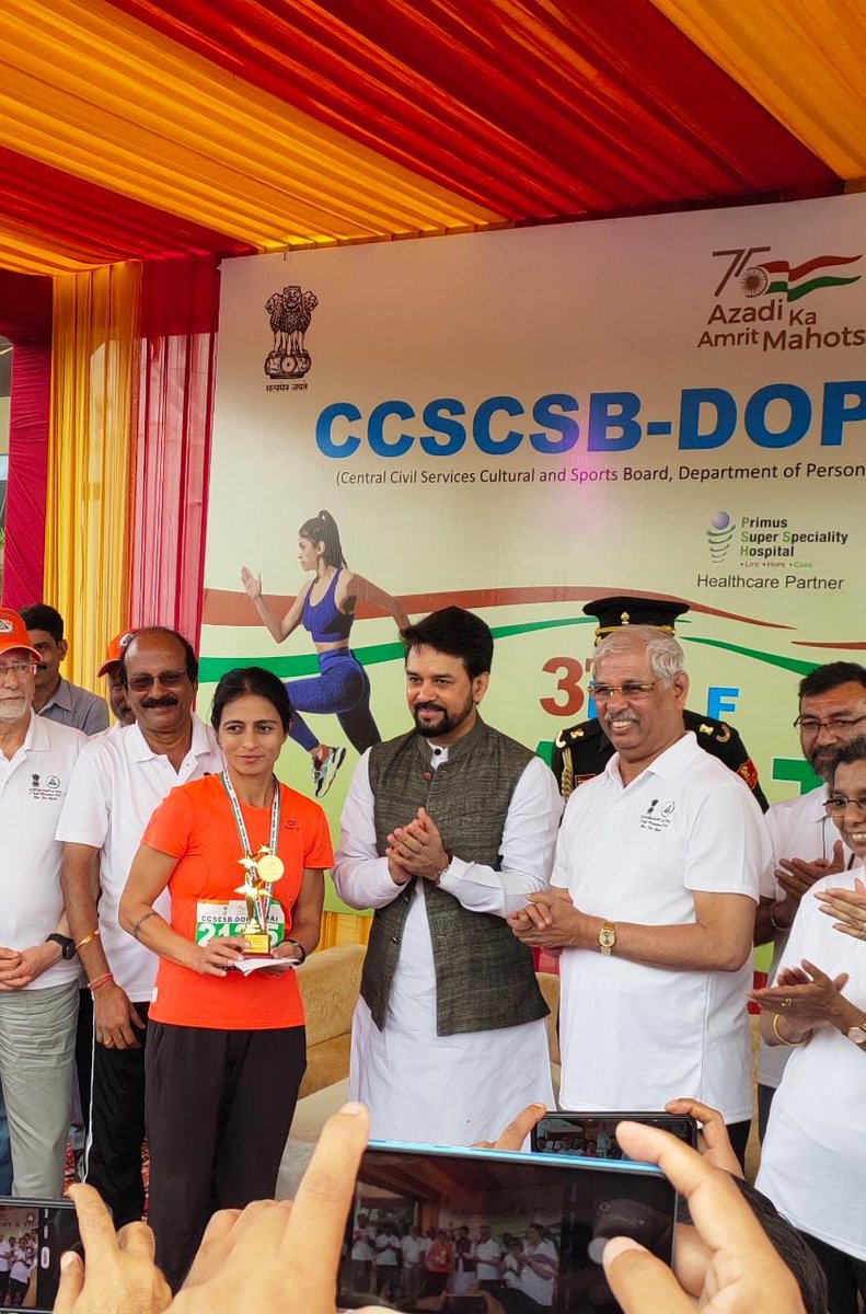 DoPT Half Marathon, Jawaharlal Nehru Stadium
25 Sep 2022 
Won Gold medal in Women's open category.  
Receiving Medal, 🏆 &amp; Cash prize from HE Shri RV Arleka, Hon'ble Governor, Himachal Pradesh and Shri Anurag Thakur, Hon'ble Union Sports Minister.