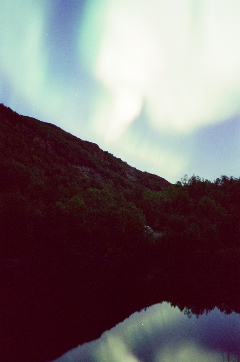 zzulanas's tweet photo. the northern lights captured on film #cinestill800t #35mmfilm https://t.co/GUw3IoSbem